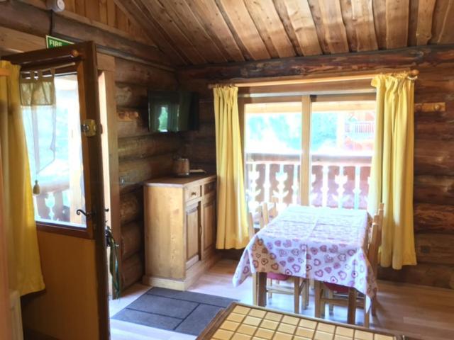 Chalet Le Ranch เลส์เดอซาลป์ ภายนอก รูปภาพ